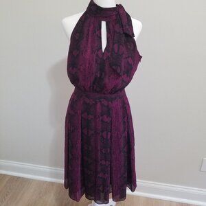 White House/Black Market Dress - Size 4 -Flattering style